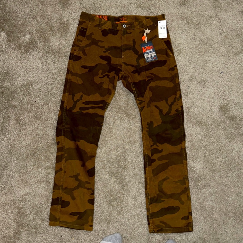 Slim tapered dockers  size 32 by 30 brown camo
